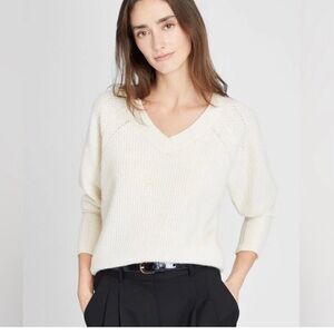 NWT 100% Cashmere V-Neck Ivory Sweater